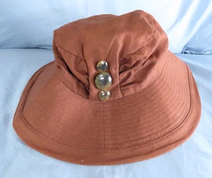 VTG Nine West Bucket Hat BROWN CANVAS w/Cute TORTOISE SHELL COLOR BUTTONS - Picture 1 of 6