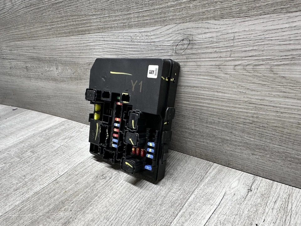 2013-2021年日产NV200 IPDM集成电源保险丝盒284B7 3LM0A(14-5) — 第 1/4 张图片