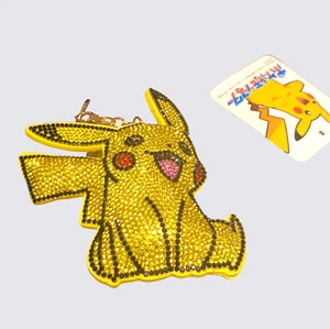 Nuevo Pokemon Pikachu Llavero Estrás Premio Pokémon Peluche Dije Importación de Japón - Imagen 1 de 3