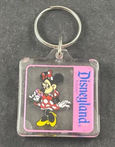 MINNIE MOUSE WALT DISNEY DISNEYLAND PINK 1.5 x 1.5 INCH PLASTIC VTG KEYCHAIN - Picture 1 of 4