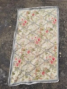 Alfombra de lana floral vintage francesa punta de aguja 139x81 cm - Imagen 1 de 12