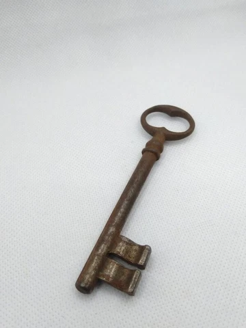 Big Antique Victorian French Skeleton Iron Key Furniture Heart Key Door Key Rare Cover