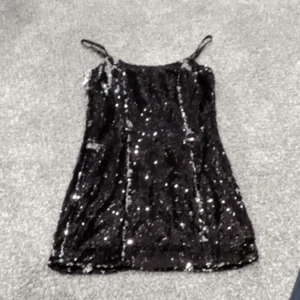 Vintage Katia Black Sequin Mini Dress w spaghetti straps &  back zip. Size small - Picture 1 of 3