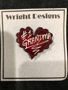 #1 Oma Wright Designs Metall Pin Brosche Handarbeit - Bild 1 von 2