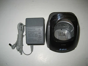 Cargador de teléfono inalámbrico Panasonic PQLV30030ZAM con adaptador de CA KX-TCA1 - Imagen 1 de 5