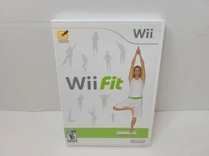 Wii Fit (Nintendo Wii, 2008) - Complete With Manual - Picture 1 of 4