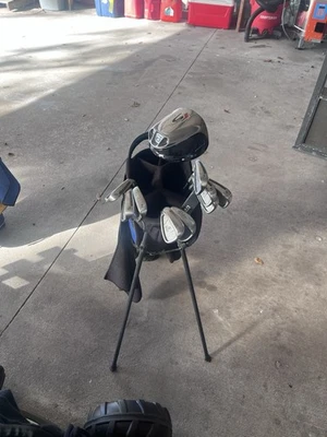 Hierros Taylor Made T320 para zurdos hierro s-3 (falta PW), controlador Taylor Made R5 Foto 1 de 4