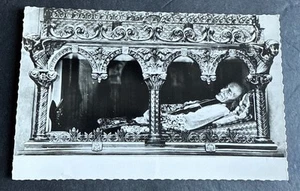 Postcard: RPPC Body ~ Corps du Saint-Cure d'Ars dans sa Chasse - Bild 1 von 2