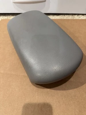 Toyota Rav 4 Rav4 2006-2012 consola central gris vinilo reposabrazos tapa superior cubierta OEM Foto 1 de 4