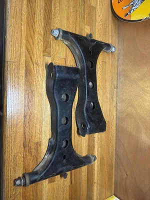 2 задних верхних рычага управления 2010 Polaris Rzr 800 б/у 1016474-458 - Изображение 1 из 2