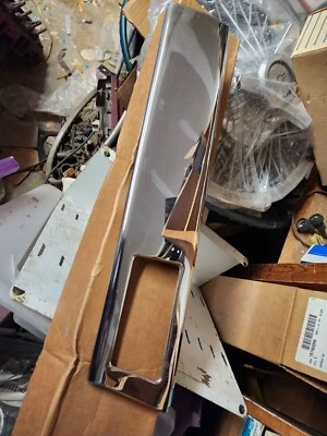 Cadillac Eldorado 1986-89 NOS GM moldura lateral 3634612 Foto 1 de 4