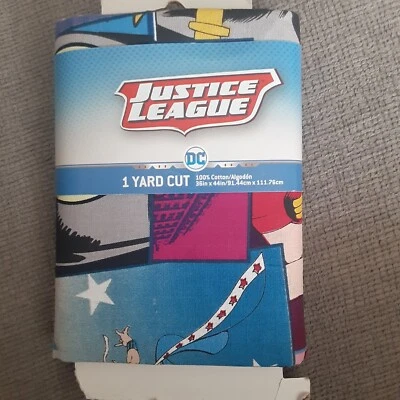 Material Liga de la Justicia de algodón corte 1 yarda. DC Girl Power. Foto 1 de 4