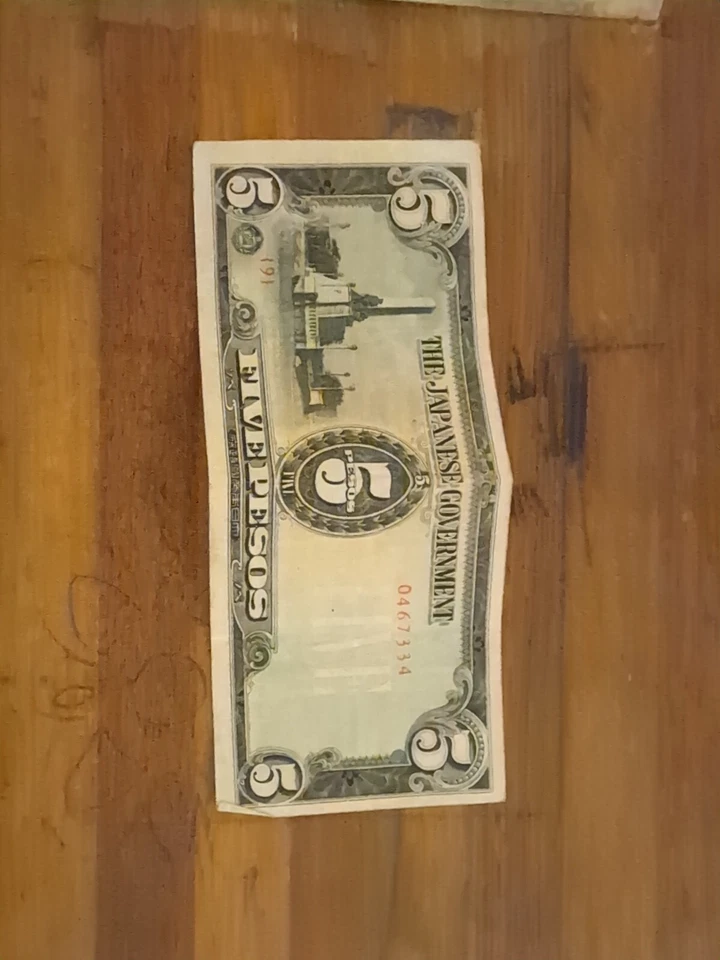 WW2 Japanese Southern Development Bank Notes: 5 Pesos - Image 1 of 1
