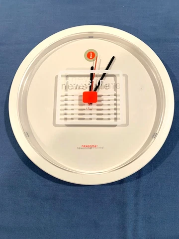 RARE E! ENTERTAINMENT NETWORK WALL CLOCK - UNIQUE ADVERTISING PROMOTIONAL ITEM Cover
