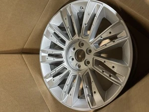 Wheel 22x9 18 Spoke Opt Sgg Fits 15-18 ESCALADE 819989 - Picture 1 of 5
