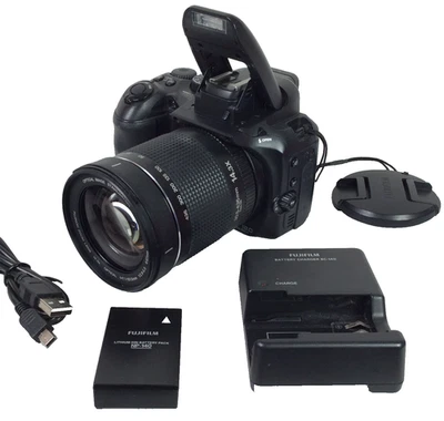 FujiFilm FinePix S200EXR 12MP 14.3x  Zoom Bridge Camera - Fully working - Image 1 of 4