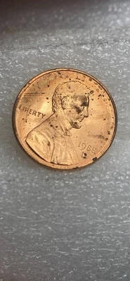 1988-D Mint Penny Struck Through Error Obverse. On The Face And Above Liberty - Image 1 of 4