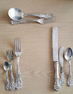 8 pc. setting of Reed Barton "Francis 1" sterling silver cutlery 415 gms total