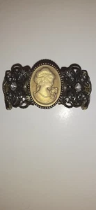 Beautiful Vintage Faux Cameo And Rhinestone Bracelet - Picture 1 of 8