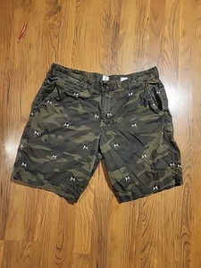 Gap Shorts Camo Dog Print Y2K Vtg Embroidered AOP Mens Sz 36" X 9" Inseam Chino - Picture 1 of 9