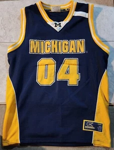 Camiseta deportiva del Coliseo de Baloncesto Michigan Wolverings #04 - JUVENTUD GRANDE - Usada - Azul - Imagen 1 de 6