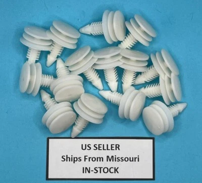 (Bag of 15) Door Panel Retainer Clips for S-10 Cavalier Sonoma Blazer 15986673 - Image 1 of 4