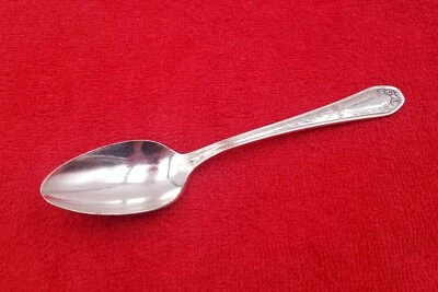 Cucharadita ~ Hampton Court por Oneida Community Plate cubiertos plateados 6" Foto 1 de 4