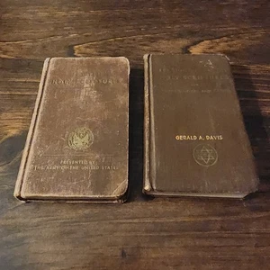 2 Jewish Holy Scriptures Presented By The Army Of The U.S. 1942 Washington - Imagen 1 de 20