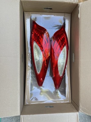 2007 Toyota Solara Tail Light Assembly Left and Right Side - Image 1 of 4