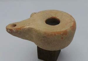Lámpara de aceite de cerámica helenística griega antigua siglo II a.C. - Imagen 1 de 15