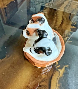 Vintage Royal Doulton Three Terriers Puppies in a Basket HN 2588-MINT - Picture 1 of 5