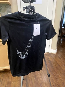 Boys Black Nike Size Medium Dri Fit Tshirt New with Tags Smoke &Pet Free Home - Picture 1 of 2