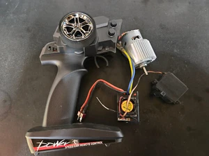 WL Toys 104001 Electronics; Trannsmitter, ESC/Receiver, Motor & Servo - Picture 1 of 1