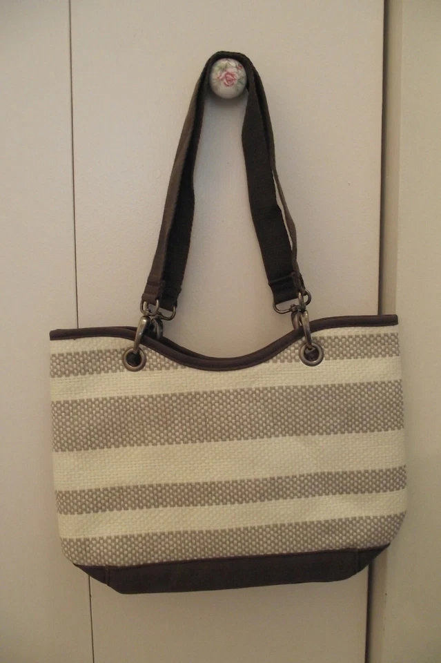 Mini Cartera de Lona Treinta y Uno Crew - Rayas de Paja Taupe - Parte Superior Abierta - Totalmente Nueva Foto 1 de 1