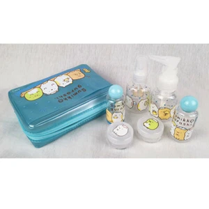 JUEGO DE COSMÉTICOS DE VIAJE HONG KONG SUMIKKO GURASHI CON BOLSA SGP12369 - Imagen 1 de 4