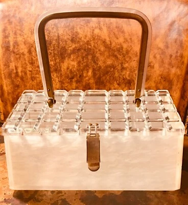FABULOSO BOLSO CAJA LUCITE TRANSPARENTE Y PERLA "TORO NYC" AÑOS 50 Excelente Foto 1 de 4
