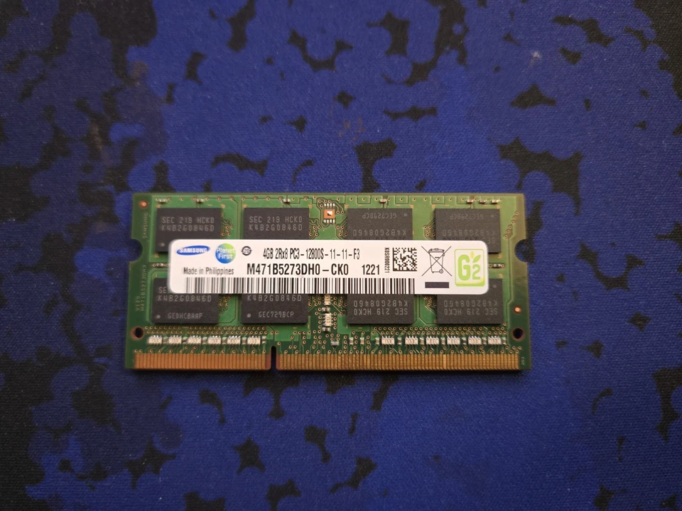 Portátil Samsung 4 GB DDR3 RAM 2Rx8 PC3-12800S-11-11-F3 Foto 1 de 1