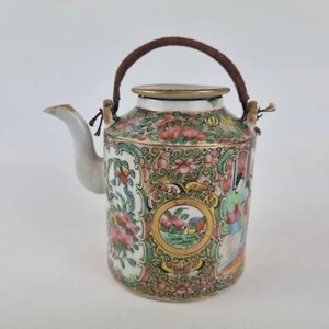 Antique 19th Century Chinese Famille Rose Medallion Teapot Decorated Figures Etc - Picture 1 of 16