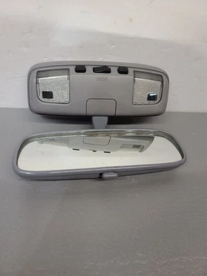 1995-2004 Toyota Tacoma Rear View Mirror Dome Light Assembly OEM - Image 1 of 4
