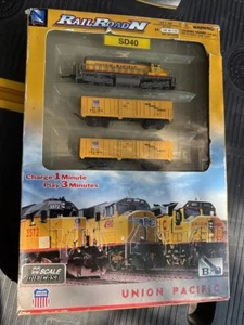 Vintage Rare UNION PACIFIC - Rail Road N NewRay : SD-40 Locomotive + Tracks NEW - Picture 1 of 9