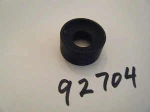 NEW MCCULLOCH VIBRATION MOUNT PN 92704  800, 850, 310, 320, 330 365 - Picture 1 of 1