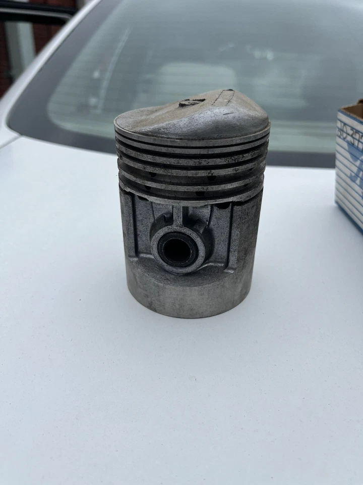 38-39 Buick Serie Especial 40 Pistón y Pin .030 Gran Tamaño OS GM 1394596 NOS Foto 1 de 4