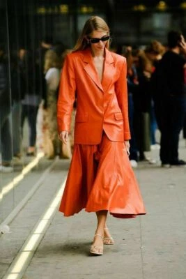 Blazer con botones de cuero naranja de piel de cordero real genuino para mujer fiesta elegante Foto 1 de 4