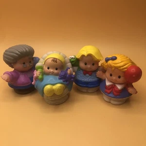4 Fisher Price Little People Grandma Yarn, Baby Rattle, Sarah Lynn, Eddie Frog - Picture 1 of 6