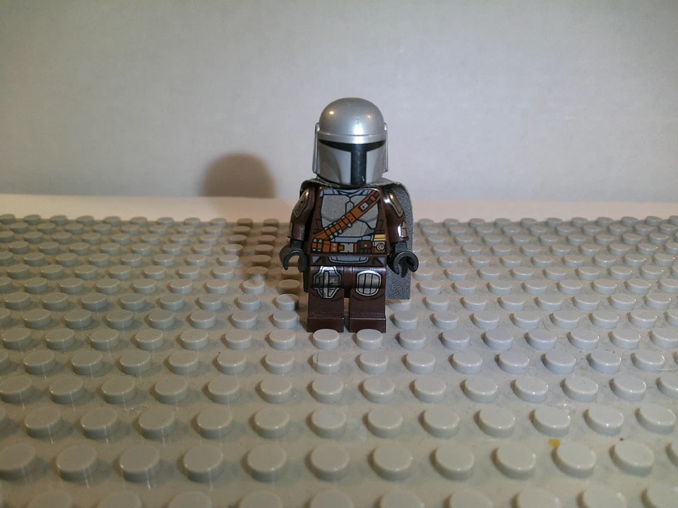 LEGO minifigure Din Djarin The Mandalorian - image 1 of 1