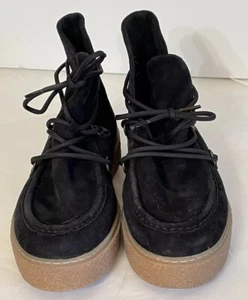 Women’s Hush Puppies Chukka Boot. Size 10. Suede Upper With Crepe Rubber Sole. - Picture 1 of 7