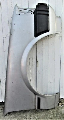 Panel guardabarros delantero lado derecho Daihatsu Charmant A35 A55 A60 modelo 1981 87 usado Foto 1 de 4