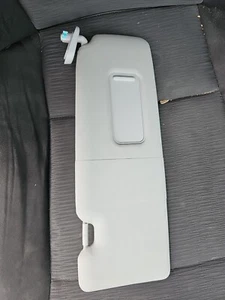 Sun visor rh 101-0472400 for BMW SERIE 1 E87 2004-2013 used (59441) - Picture 1 of 4