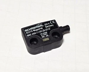 Schmersal BNS 260-11/01ZG-ST-R Non Contact Magnetic Safety Switch - Right Conn. - Picture 1 of 4