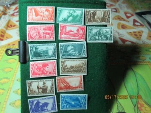 EIN SORTIMENT VON 14 BRIEFMARKEN "ITALIEN". MLH. - Bild 1 von 2